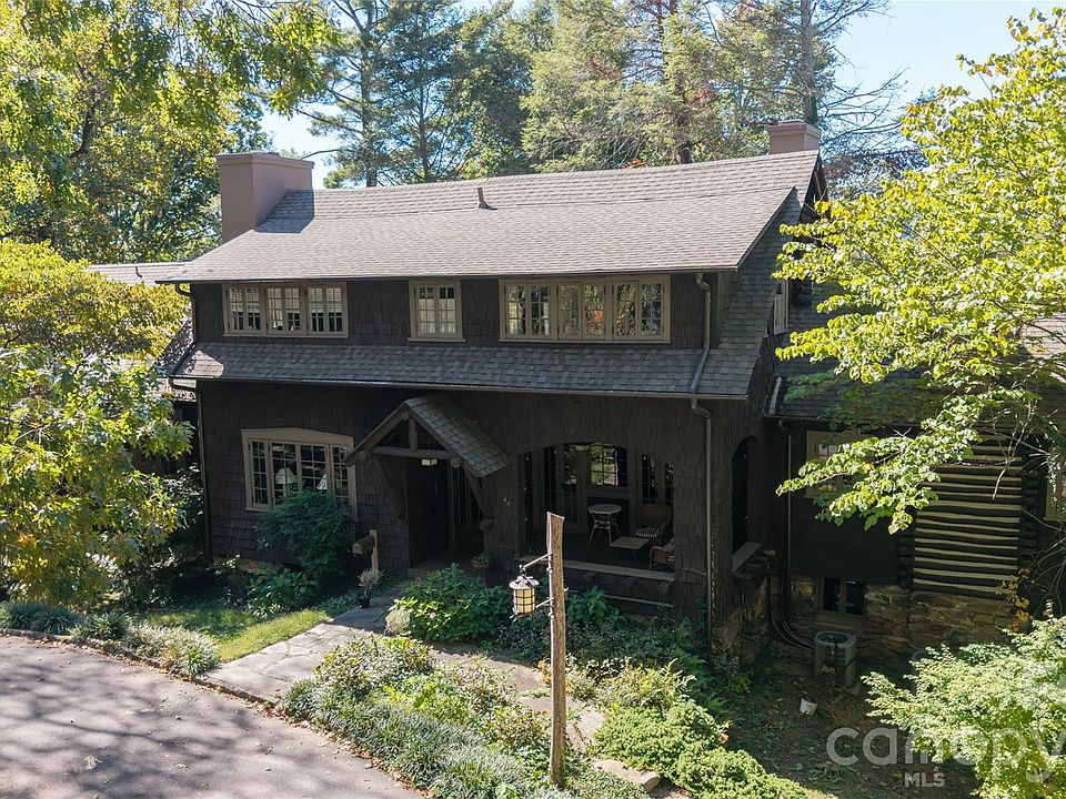 1st image of 40 Canterbury Rd N