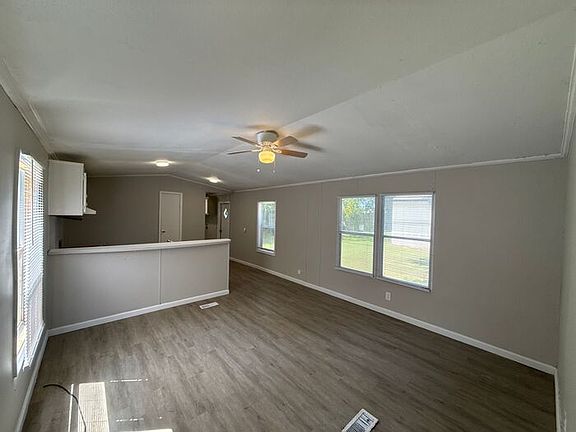 3rd image of 300 Huffstetler Rd #306