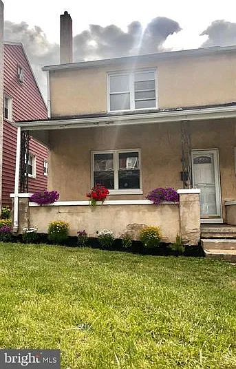 4 bed, 1.5 bath, 1440 sqft, $1,900 — Photo 2