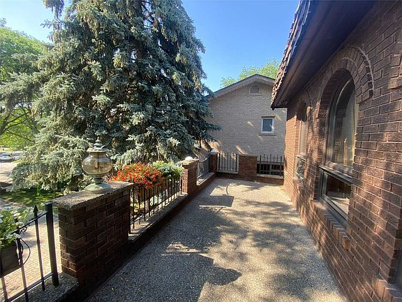 3rd image of 59 Eden Valley Dr
