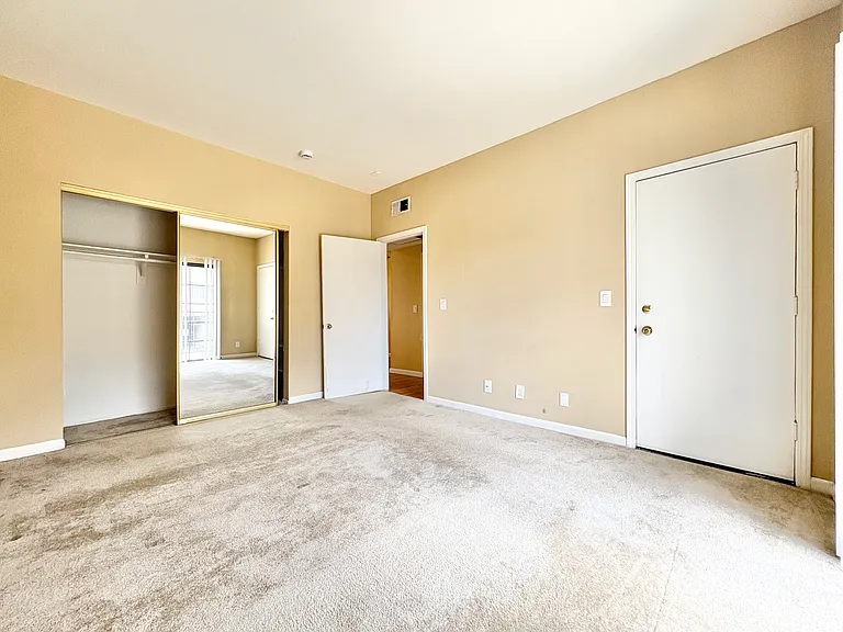 6202 Fulton Ave #4 — Photo 4