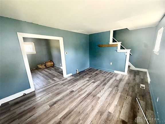 4th image of 816 Dennison Ave