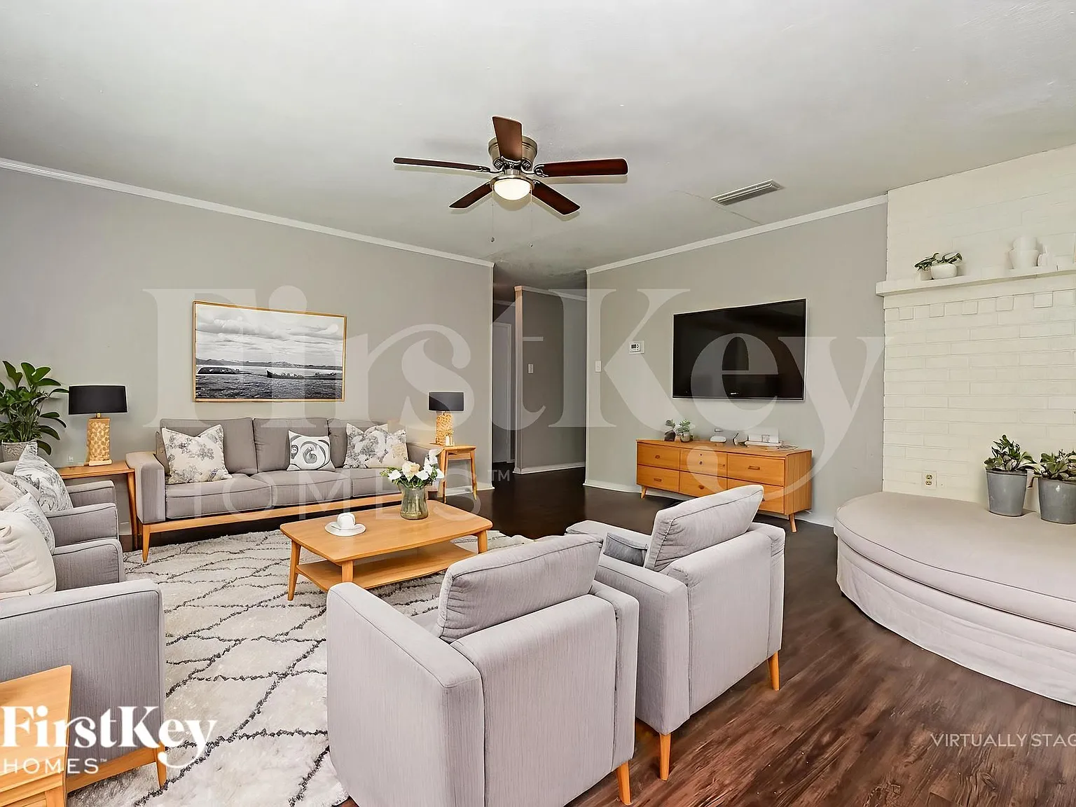 3 bed, 2.0 bath, 1406 sqft, $2,070 — Photo 3