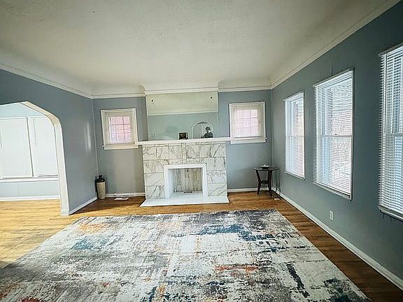 3rd image of 2637-2639 Tuxedo Ave