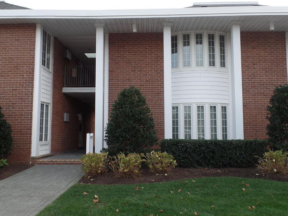1st image of 534 Washington Blvd APT 4