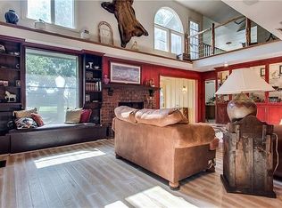 2115 Oak Hill Rd, Fort Worth, TX 76112