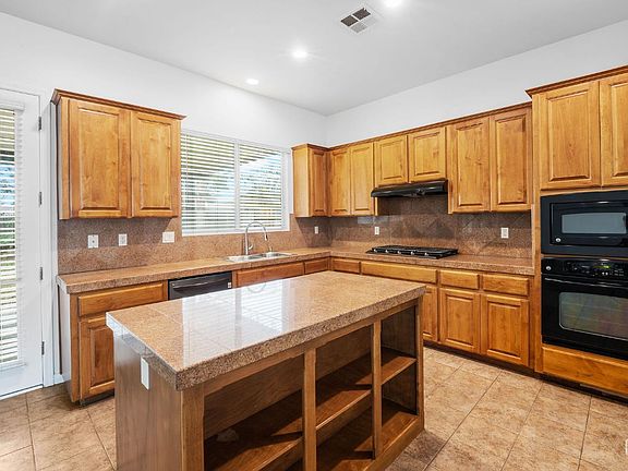 4th image of 6319 Briolette St