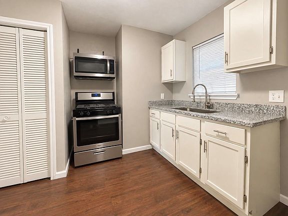 5th image of 2407 Bastrop St APT 2
