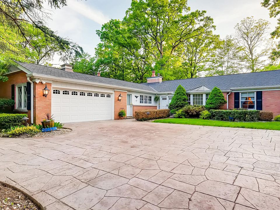 Pattern stamped concrete Driveway and walk.