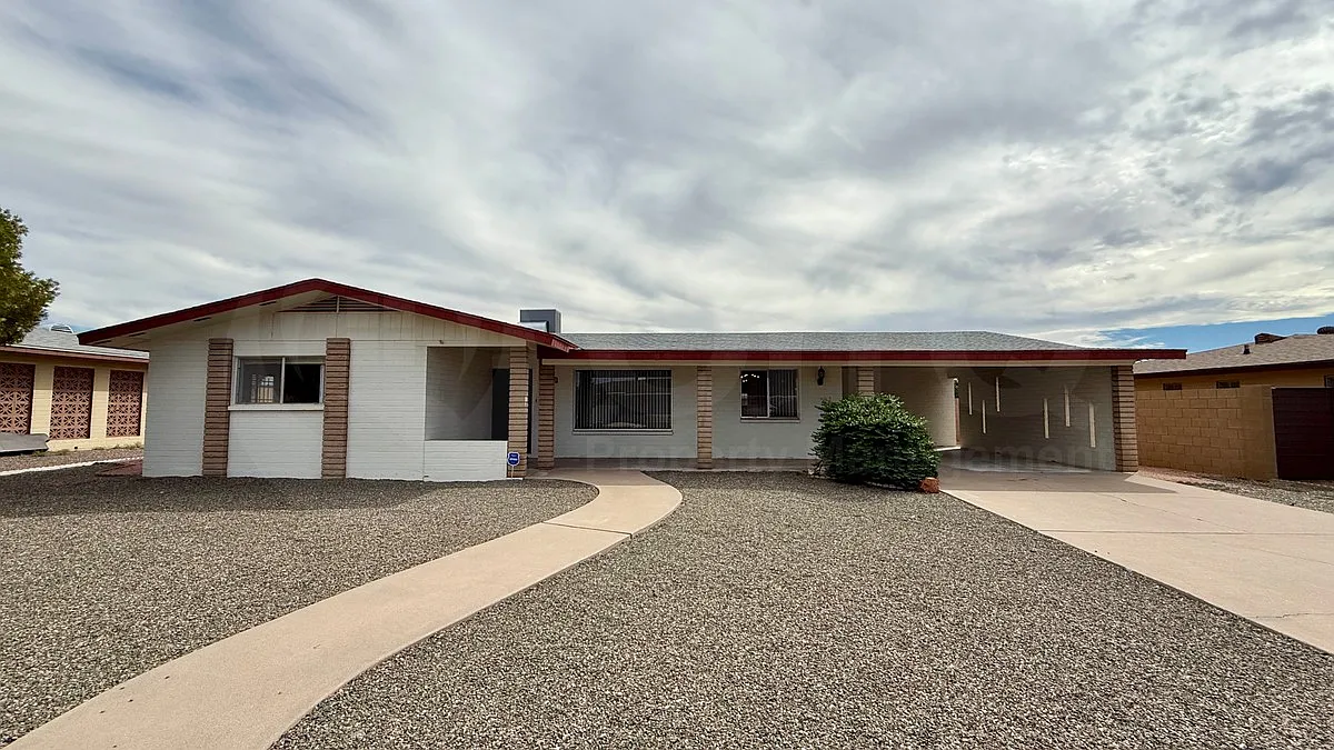 2 bed, 1.0 bath, 1480 sqft, $2,100 — Photo 2