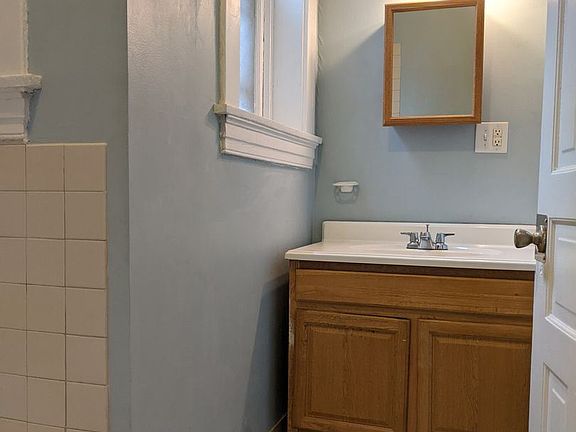 3rd image of 4510 S Compton Ave Floor 1