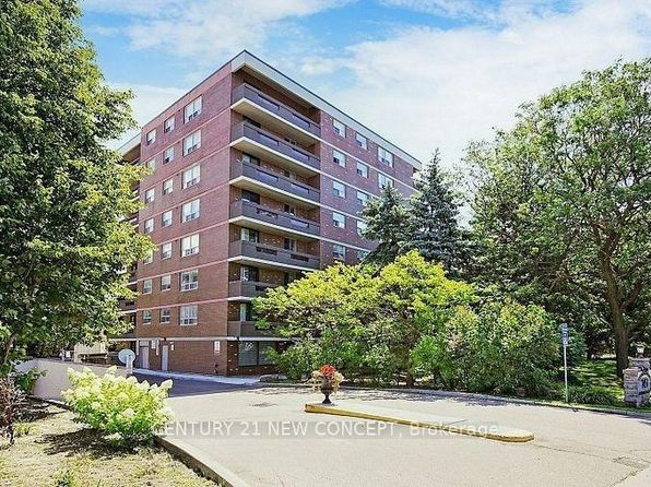 7451 Yonge St #101, Markham, ON L3T 2B4