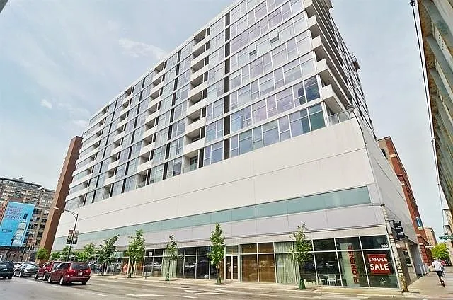 630 N Franklin St #811 — Photo 3