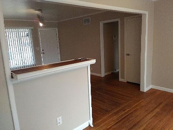 3rd image of 408 S 75th East Ave