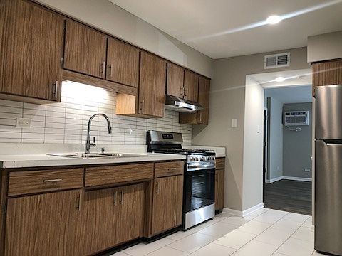 4th image of 5849 S Francisco Ave APT 3A