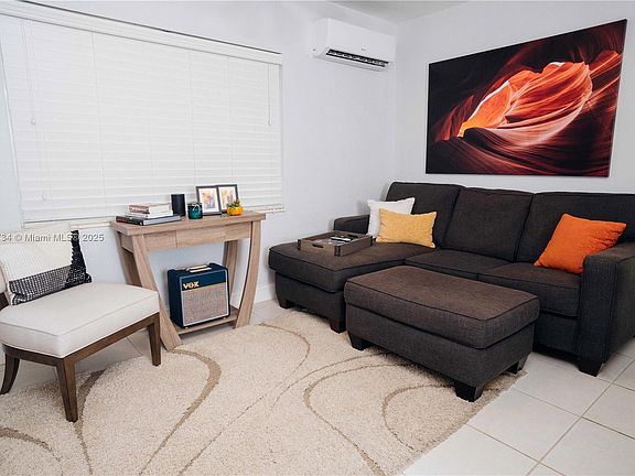 3rd image of 7901 SW 64th Ave APT 6