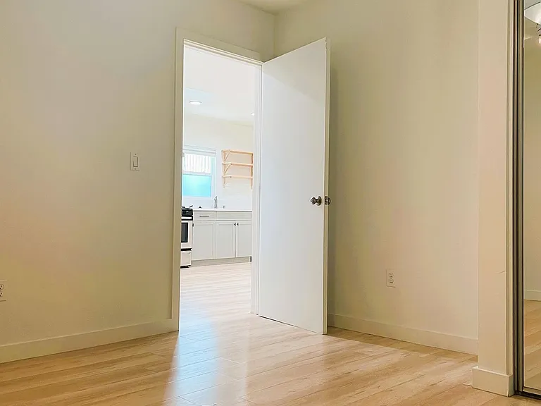 368 N Avenue 57 #7 — Photo 14