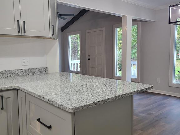 3rd image of 3028 Panavista Ln