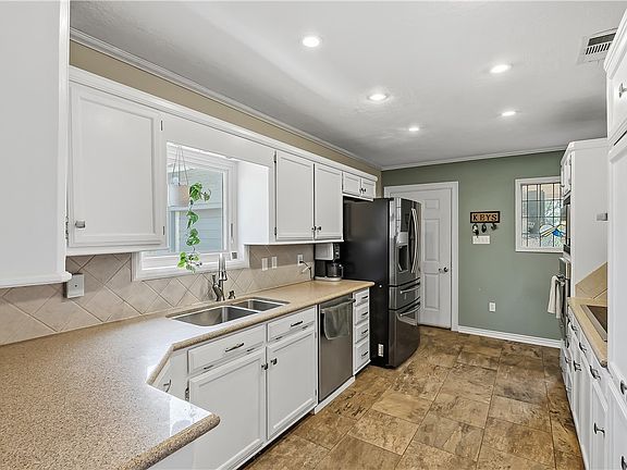 5th image of 2304 Quail Hollow Dr