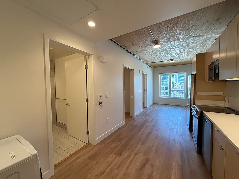 12th Street Apartments — Photo 41