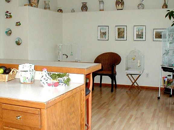Kitchen eating area