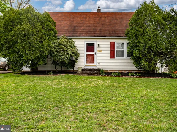 22 Charles Bossert Dr, Bordentown, NJ 08505