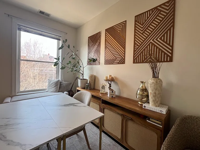 3647 N Wilton Ave #3 — Photo 5