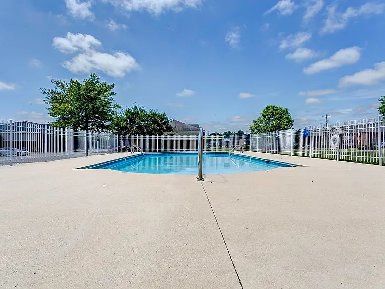 Miller Town Apartments — Photo 5