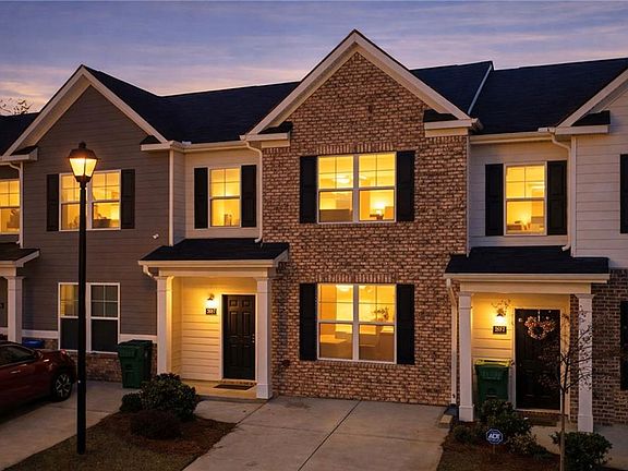 2nd image of 2687 Paxton Pl