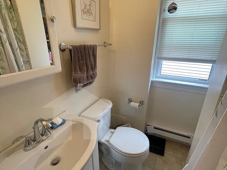 33 Belmont St #2 — Photo 8