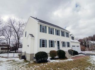 9 Davids Island Rd, Weymouth, MA 02191