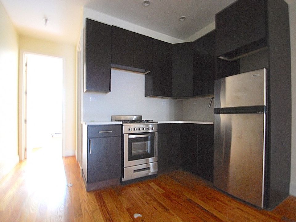 1st image of 161 Maujer St APT 1B