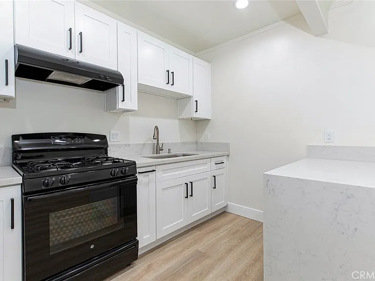 14319 Tiara St #2 — Photo 8