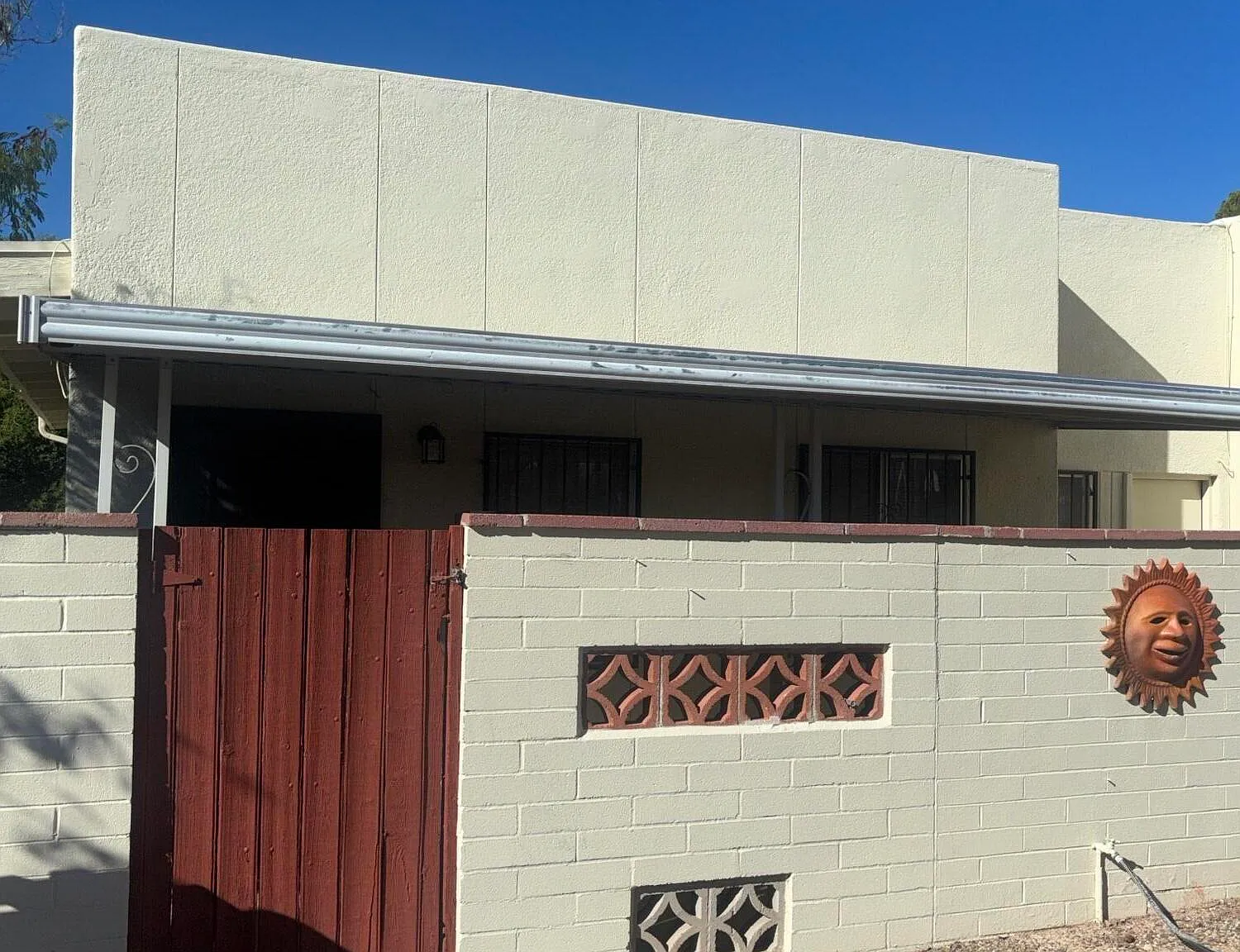 1 bed, 1.0 bath, 700 sqft, $1,000 — Photo 1