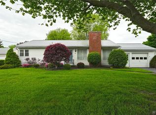 99 Sunset Dr, Hamburg, NY 14075