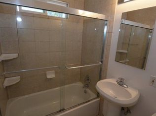 945 High School Way APT 19, Mountain View, CA 94041