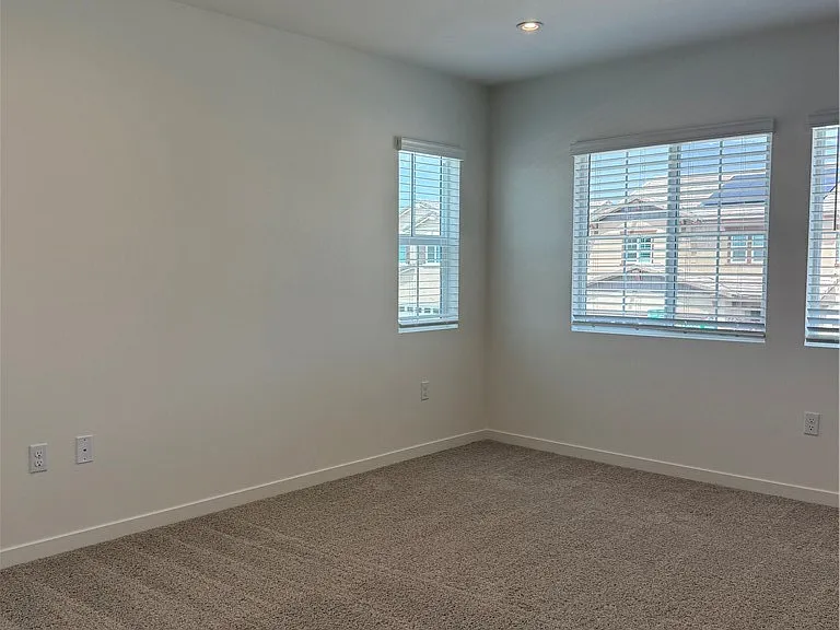 6331 Sierra Vista Ln — Photo 8