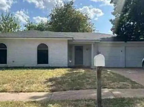 769 NW Charlyne Dr, Burleson, TX 76028