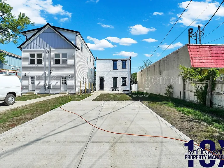 1213 E Whittier St — Photo 25