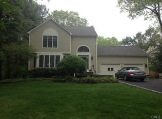 7 Oak Bluff Dr, Fairfield, CT 06825