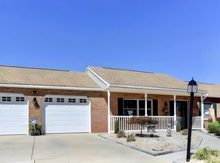 1651 Peachtree Ln, Chambersburg, PA 17202