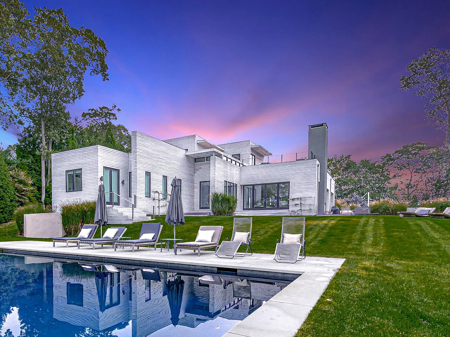 Breathtaking Panoramic Vineyard To Water Views Sagaponack Village — Photo 2