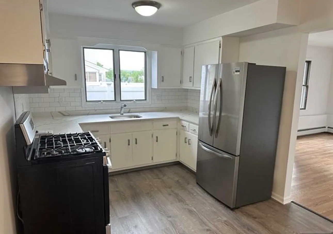 2 bed, 860 sqft, $2,500 — Photo 1