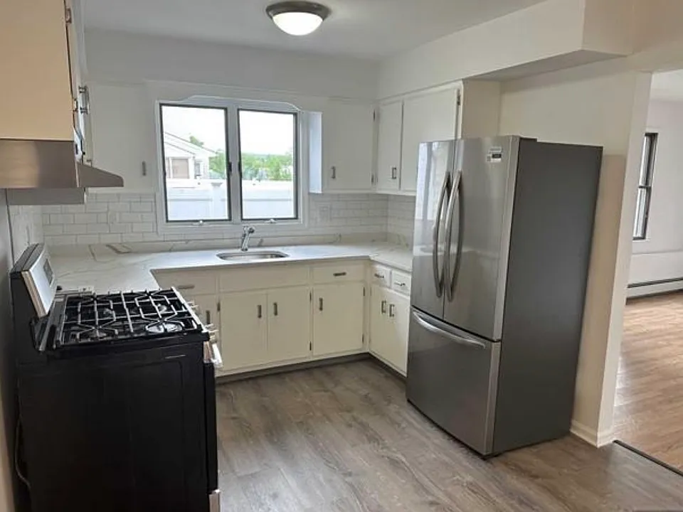 41 Kipp Ave #1