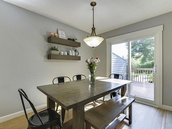 4th image of 3573 Avon Dr