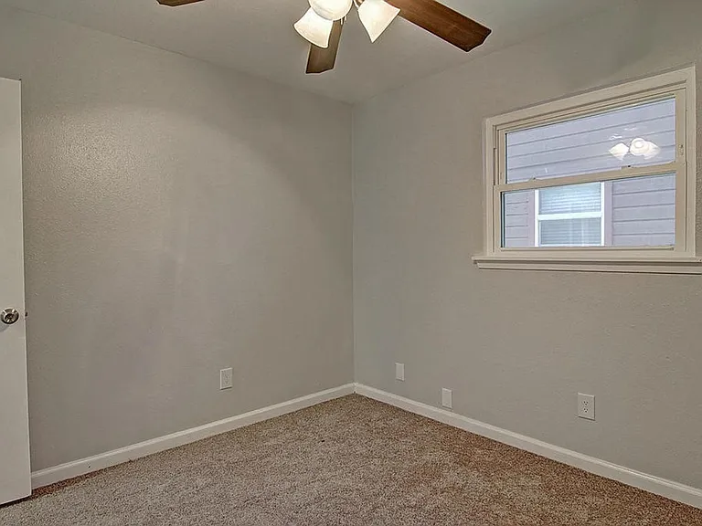 1947 Sean Dr — Photo 17
