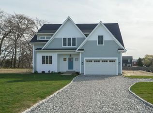 213 Morrison Ave, Middletown, RI 02842