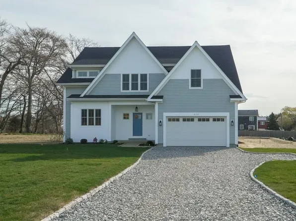 213 Morrison Ave, Middletown, RI 02842
