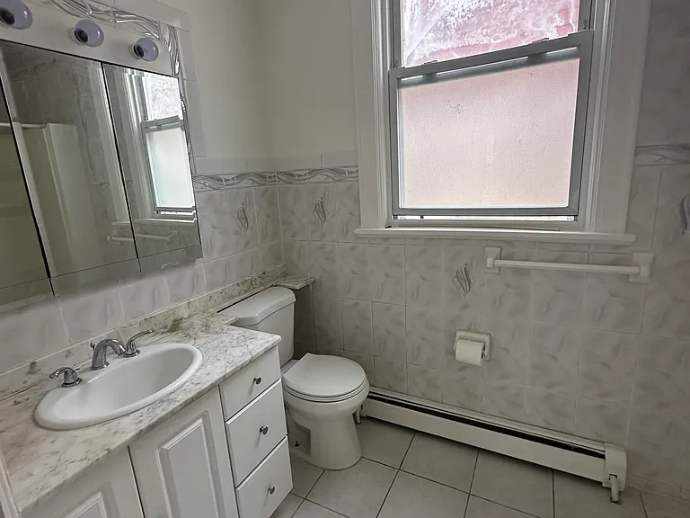 325 Hawthorne Ave #1 — Photo 11