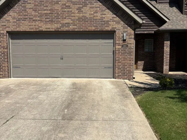 Beautiful Townhouse In A Great Location